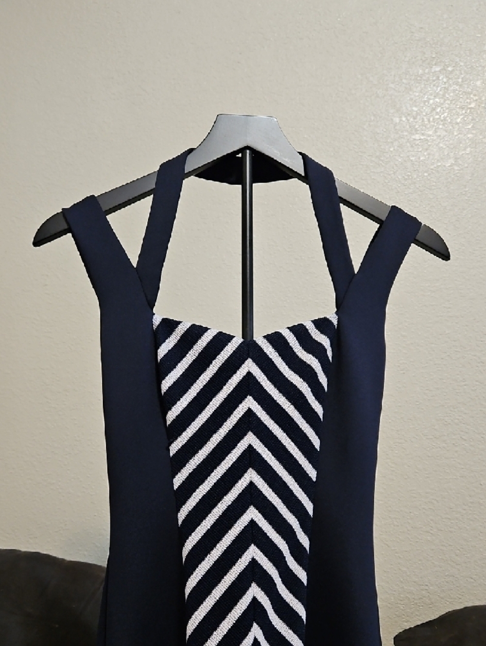 GUESS Navy and White Chevron Midi Dress - Picture 4 of 8